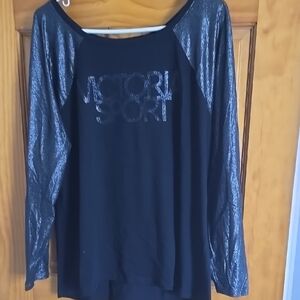 Black Graphic Relaxed Blouse with Long Sleeves